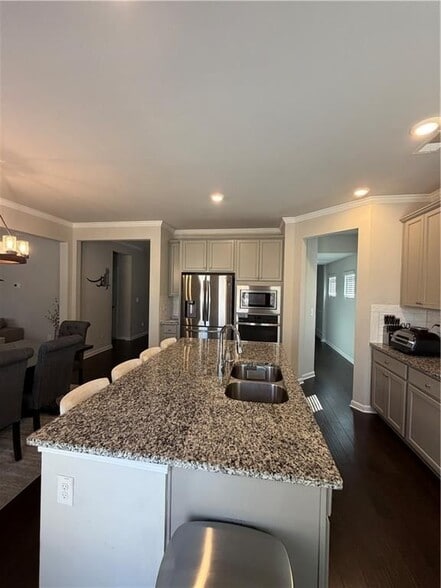 Building Photo - 389 Paxton LN