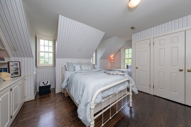 Building Photo - Luxury Kingsmill Property