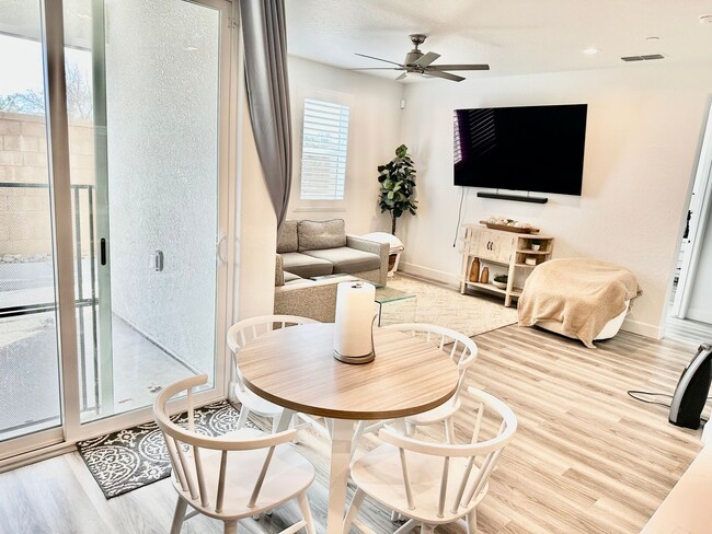 Building Photo - Gorgeous Riverstone 3/2