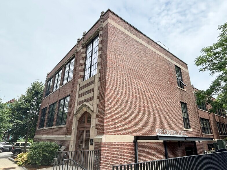 Building Photo - 20 Sunnyside St