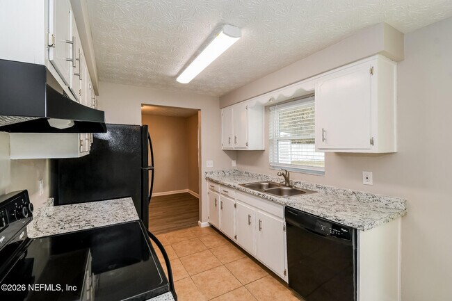 Building Photo - 1721 Stacey Ct