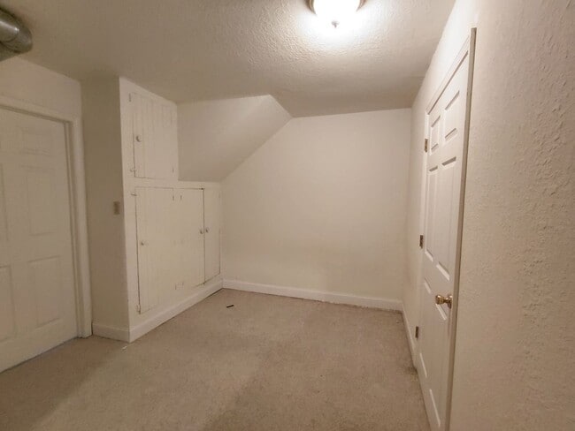 Building Photo - Home in Rolla