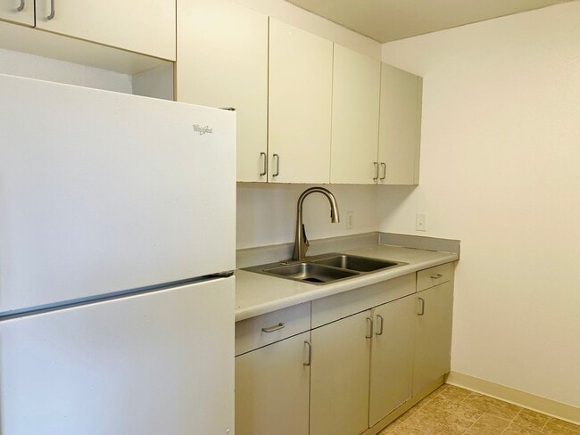 Building Photo - Great 2bd/1ba unit with 2 parking stalls at Pae Ko Gardens in Kapolei