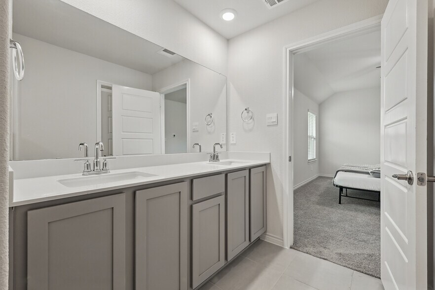 Building Photo - 9732 Quail Pointe Rd