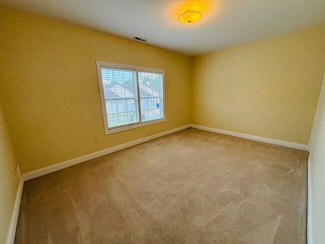 Building Photo - 1733 Lions Dr NW