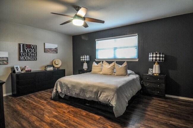 Building Photo - Beautiful 4 Bed 2.5 Bath in South Lubbock!