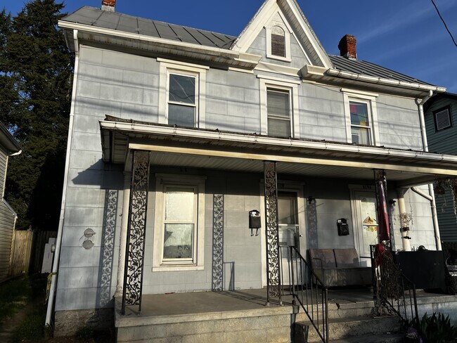 Building Photo - 519 S Raleigh St