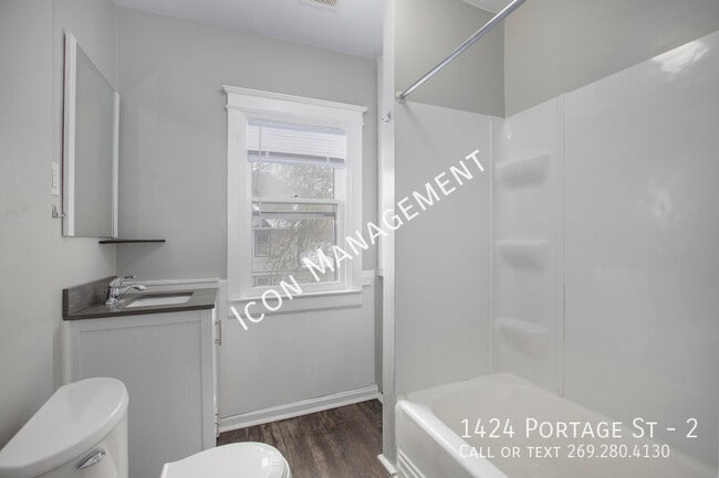 Building Photo - 1424 Portage Street