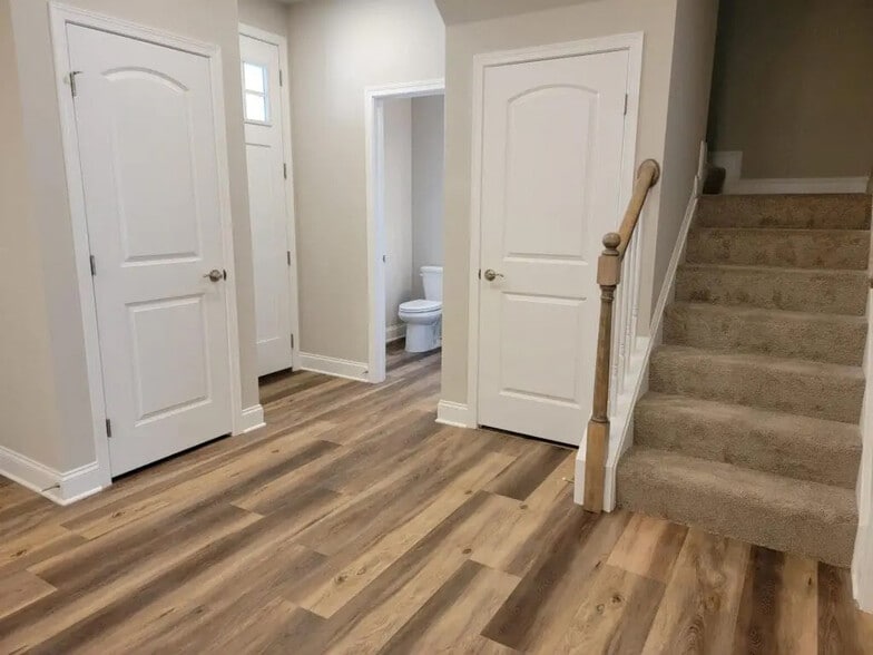 Building Photo - 605 White Chapel Rd