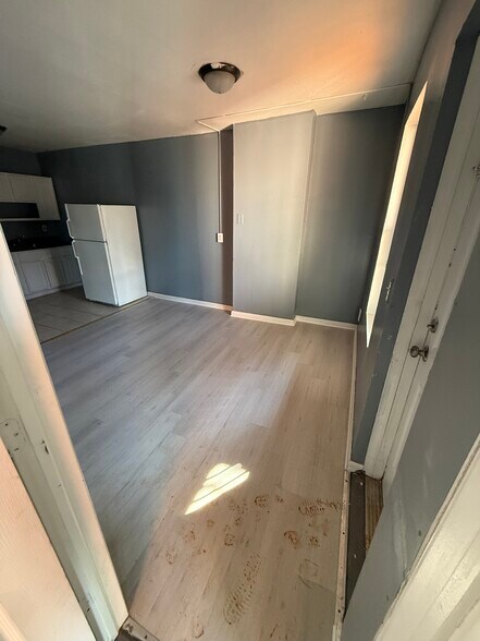 Building Photo - 43 Bedford St