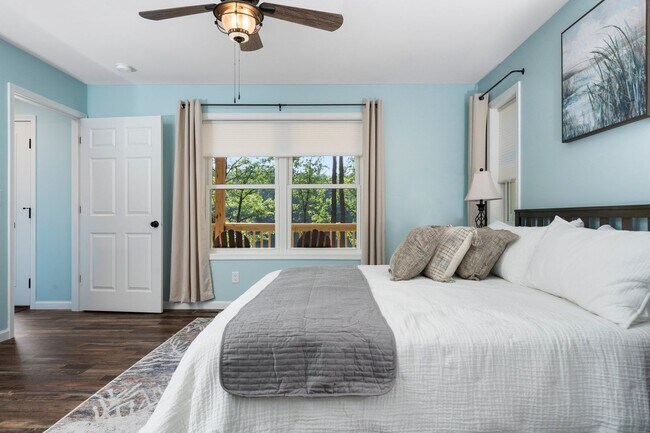 Building Photo - Tranquil Waters - Furnished Monthly Rental
