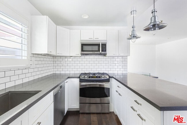 Building Photo - 1806 Ashmore Pl