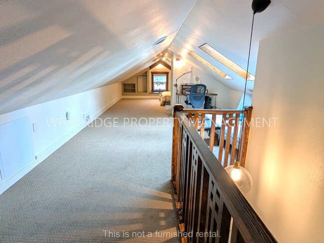 Building Photo - 3934 SE 33rd Pl