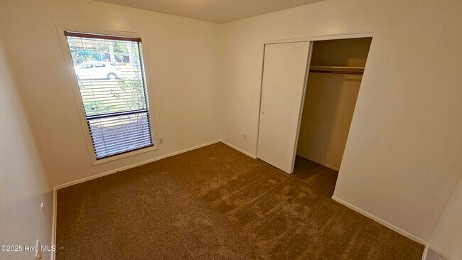Building Photo - 709 Terrace Ct