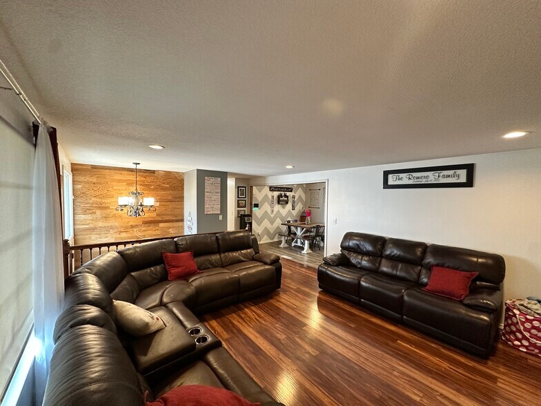 Building Photo - 219 Thayer Dr