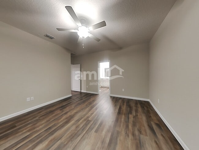 Building Photo - 262 Hemlock Point