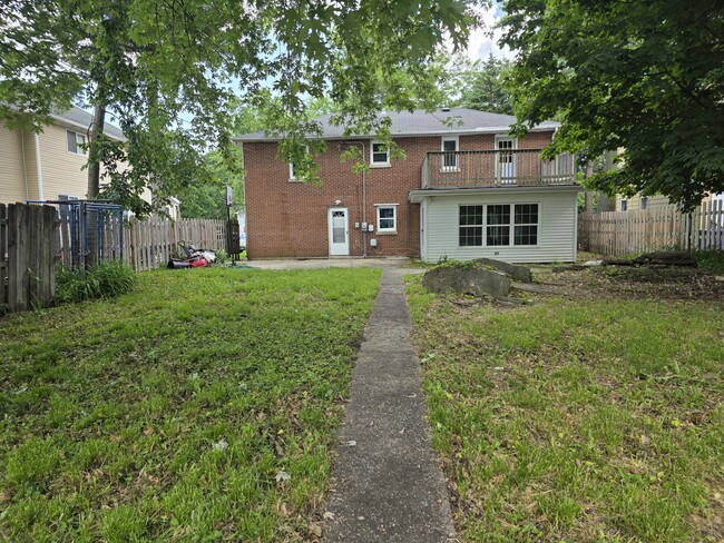 Building Photo - 1824 Jackson St