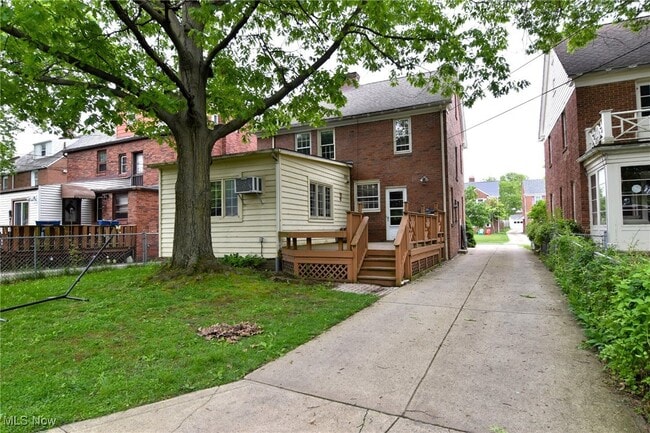 Building Photo - 2408 Eardley Rd