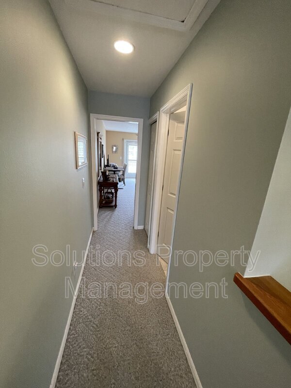 Building Photo - 250 St Lucie Ln