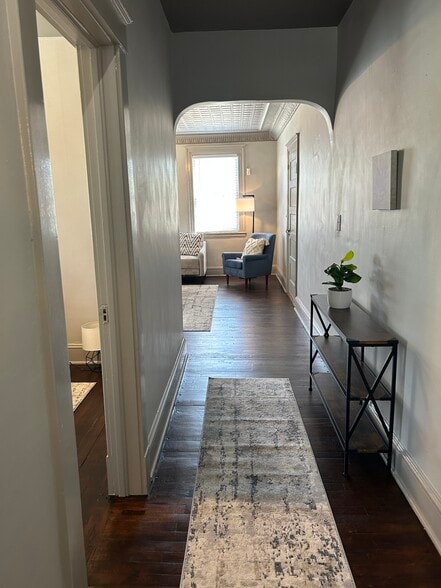 Building Photo - 812 Pollock St