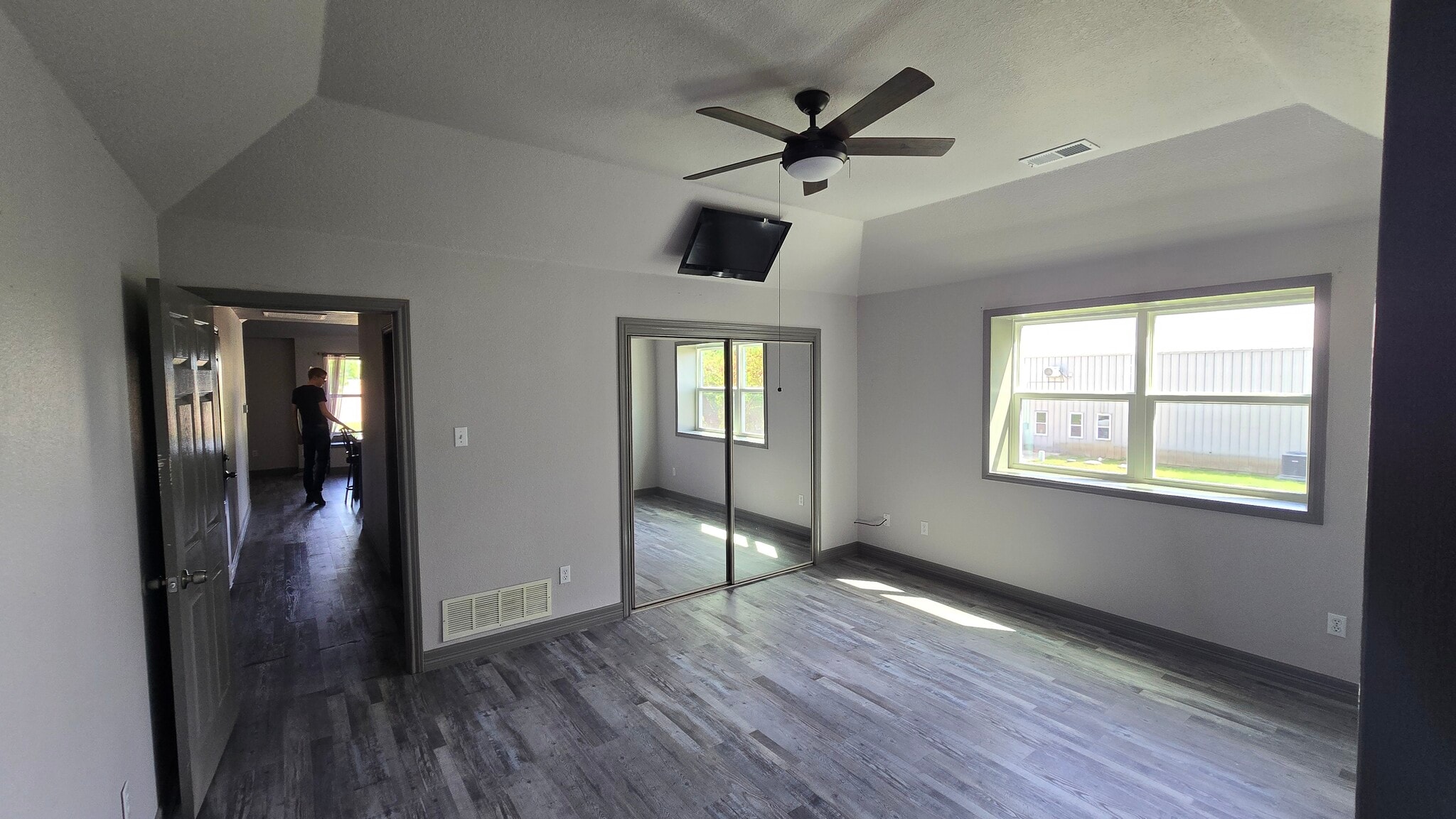 Building Photo - 10190 Doolittle Dr