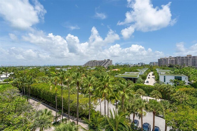 Building Photo - 430 Grand Bay Dr