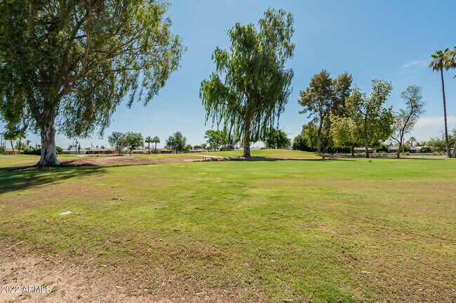 Building Photo - 12019 N Hacienda Dr