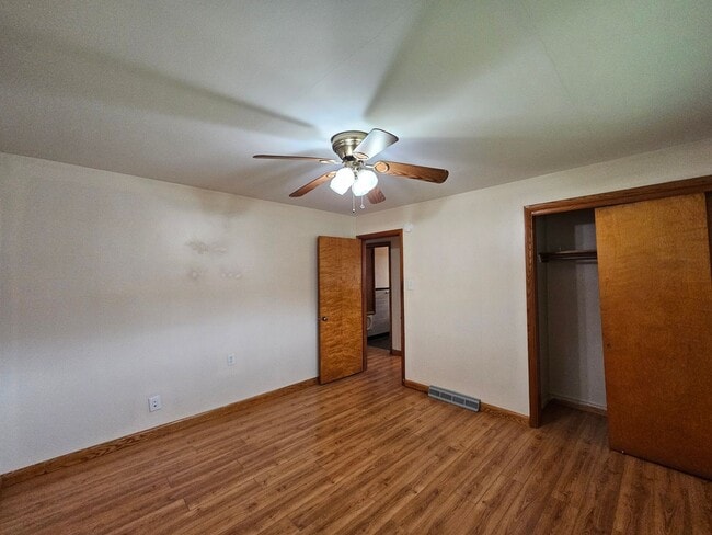 Building Photo - 3 bed/1.5 bath house near Sabraton