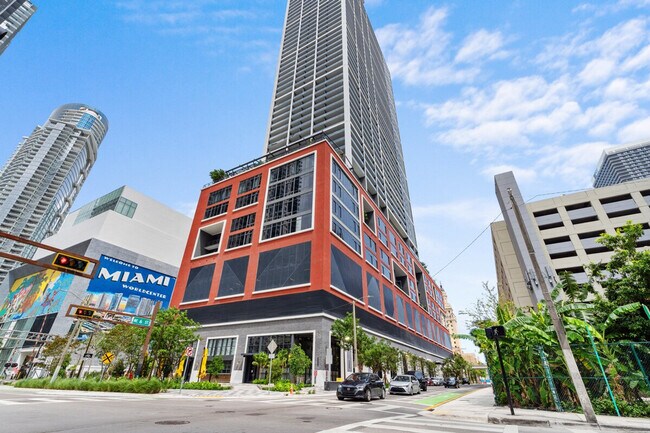 Building Photo - 125 NE 6th St