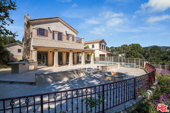 Building Photo - 17390 Tramonto Dr