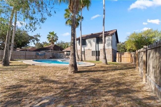 Building Photo - 22 19th St