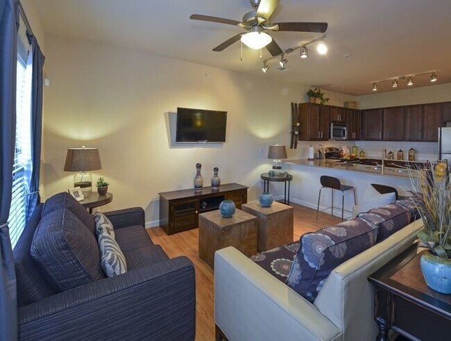 Building Photo - 11300 Farrah Ln