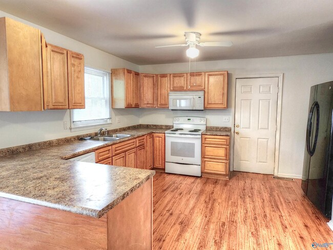 Building Photo - 510 Hermitagewood Dr NW