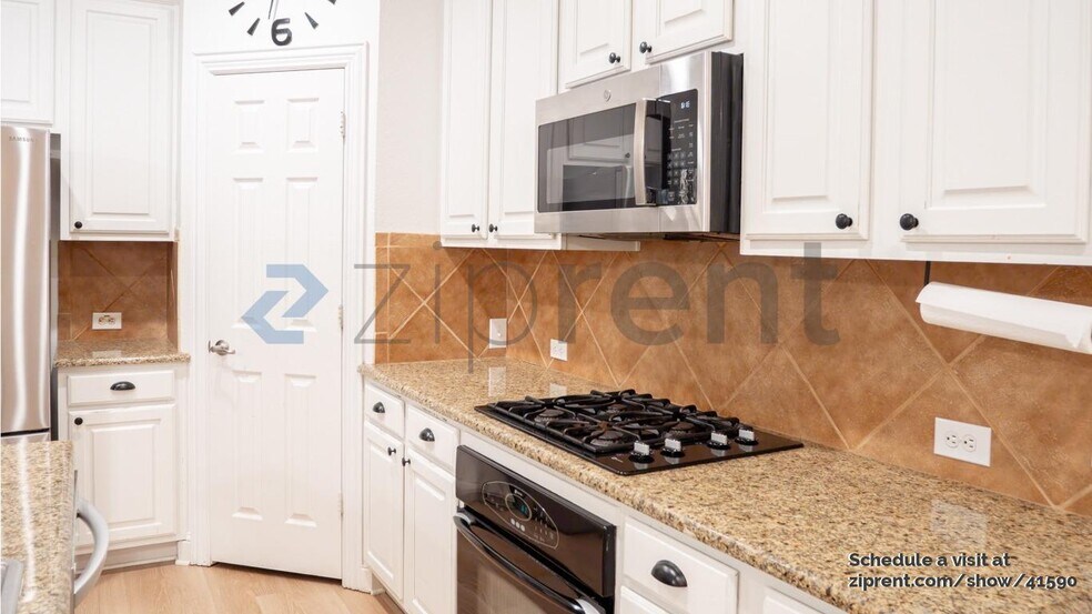 Building Photo - 427 Fuente