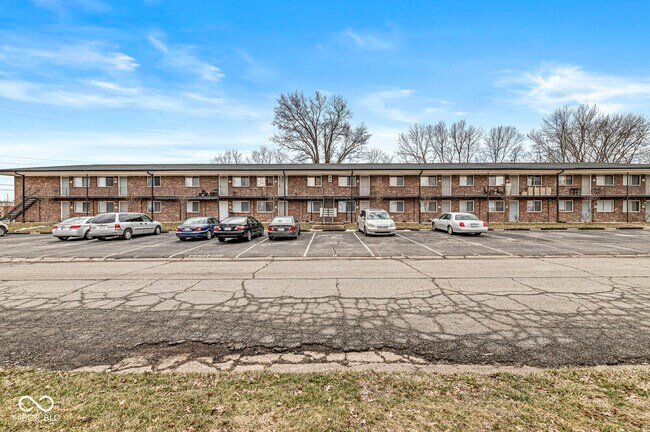 Building Photo - 10301 Medallion Dr