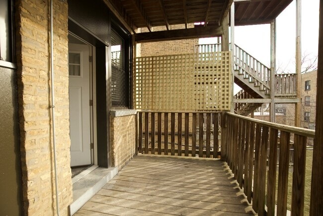 Building Photo - 1143 Maple Ave