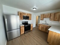 Building Photo - Fully Remodeled home in great location!