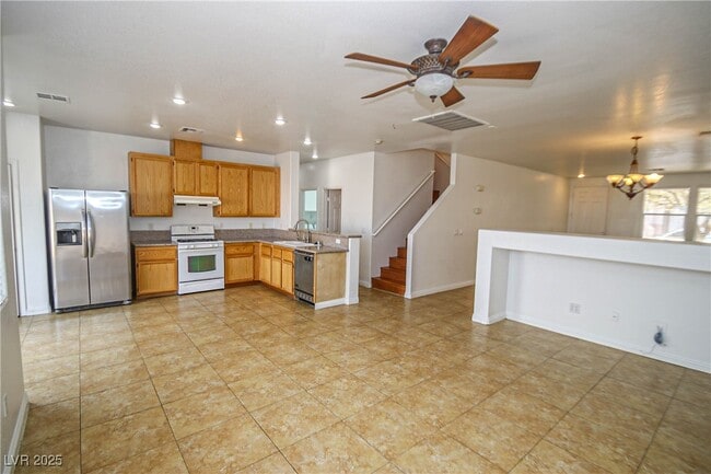 Building Photo - 132 Cadrow Castle Ct
