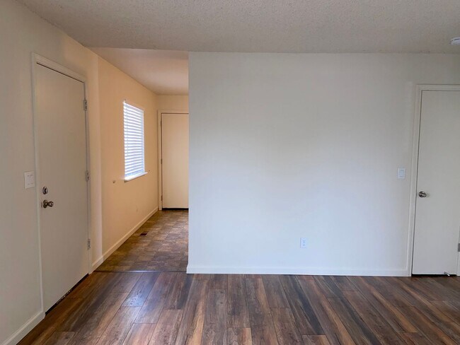 Building Photo - 1160 Sutro St