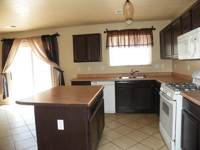 Building Photo - 1828 Chicoma Rd