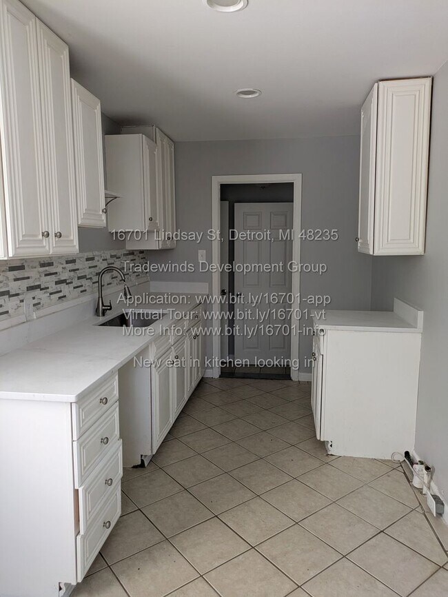 Building Photo - 16701 Lindsay St