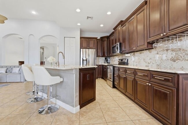 Building Photo - 12290 NW 77th Manor