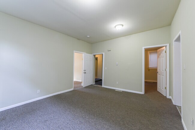 Building Photo - 2222 Glenwood Ave