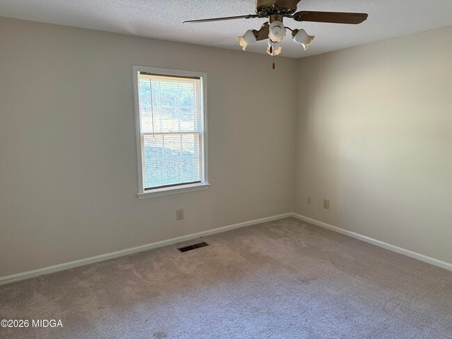 Building Photo - 803 Captain Kell Dr