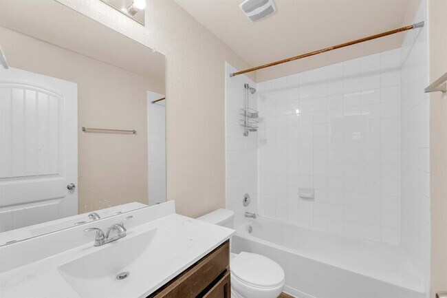 Building Photo - 18125 Ryegate Dr