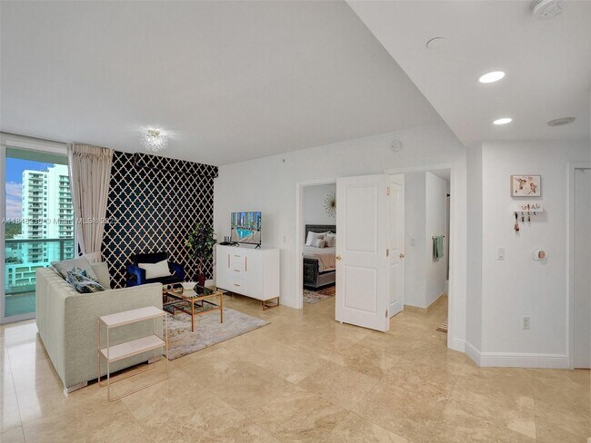 Building Photo - 1250 S Miami Ave