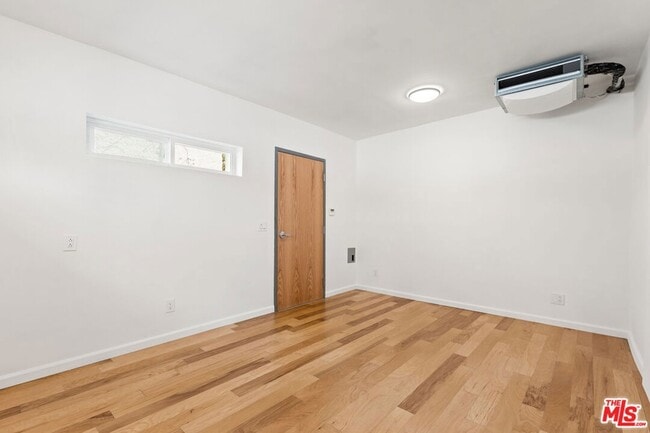 Building Photo - 6531 Arlington Ave