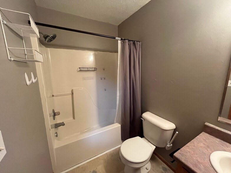 Building Photo - 7633 Irwin Pines Ct