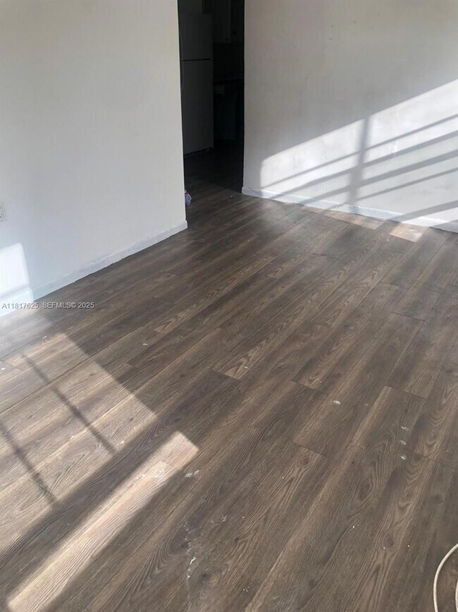 Building Photo - 215 SW 11th St