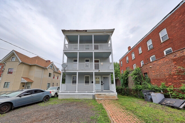 Building Photo - 294 Bellevue St